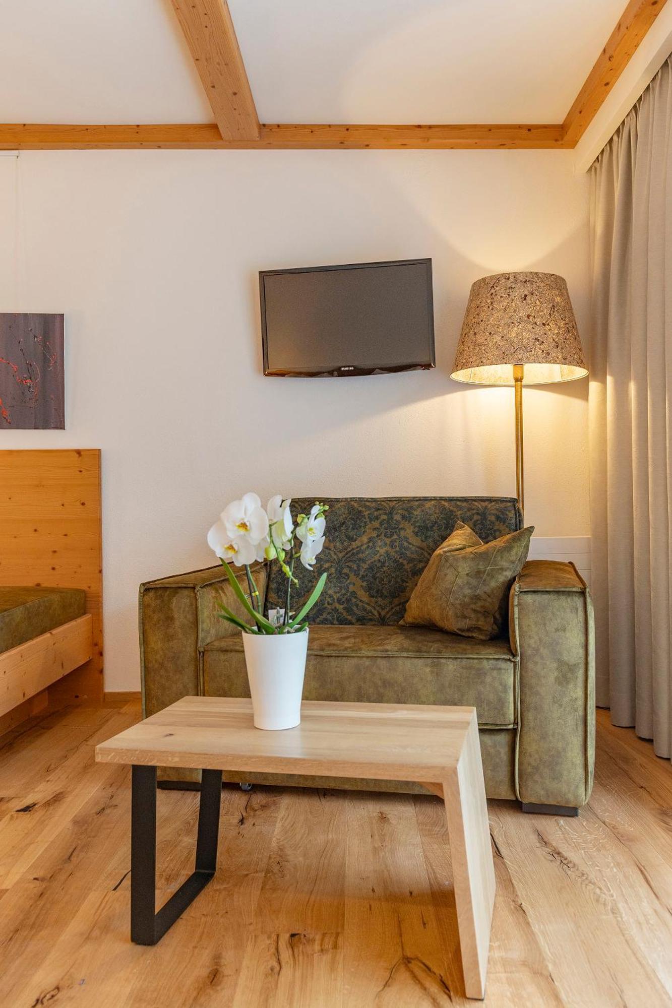 Hotel Alpenrose Гаргеллен Экстерьер фото