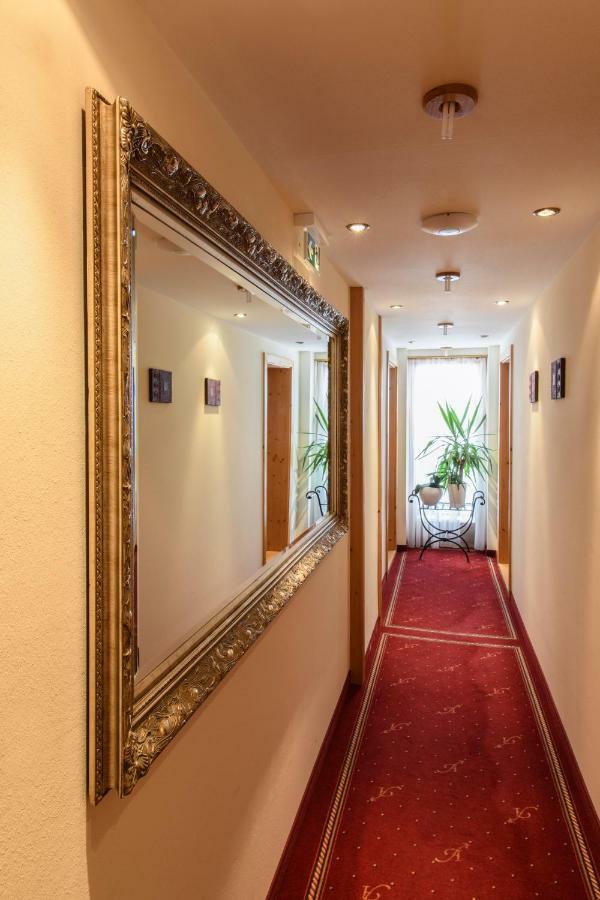 Hotel Alpenrose Гаргеллен Экстерьер фото